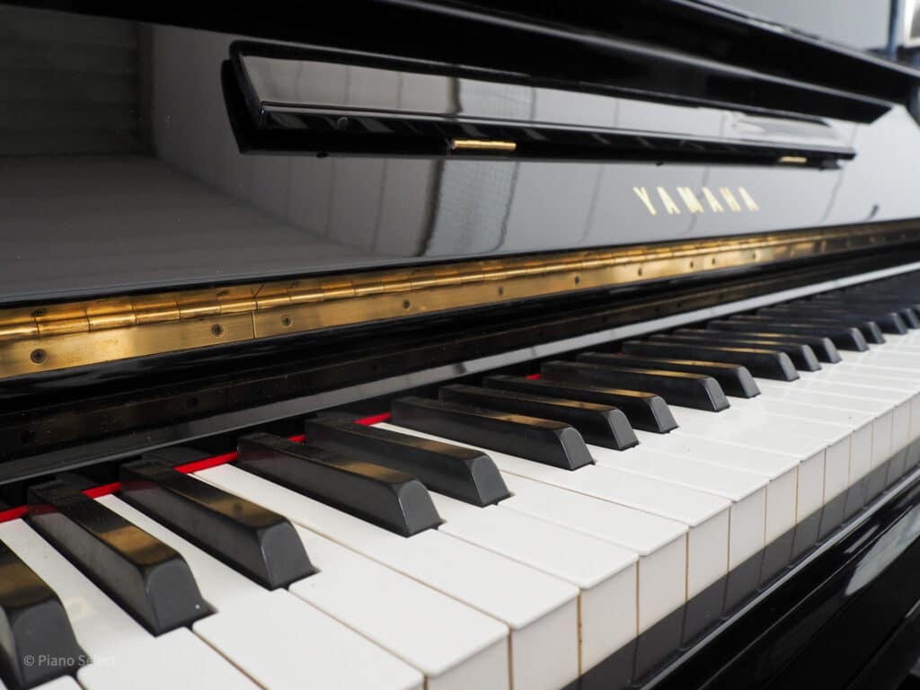 Yamaha U3H piano