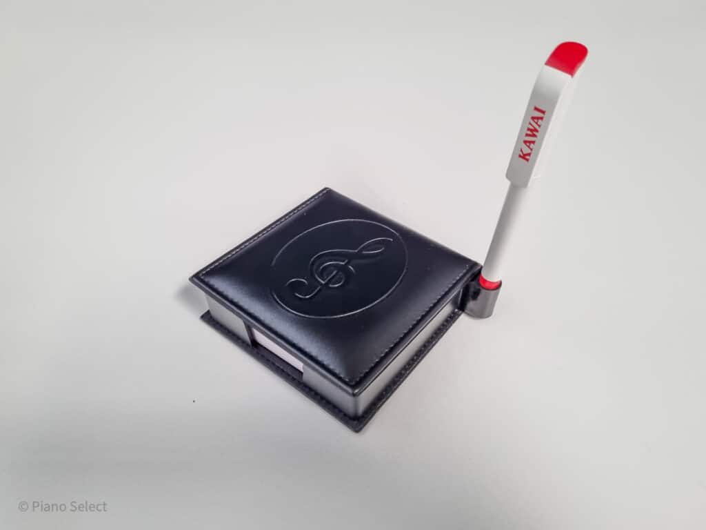 Memoblaadjes met penhouder - vioolsleutel design