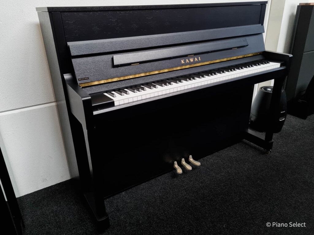 Kawai E-200 piano