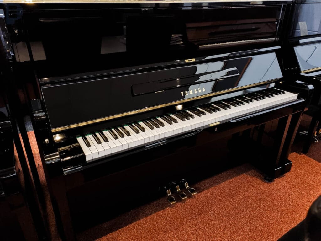 Yamaha U1H piano 2321916