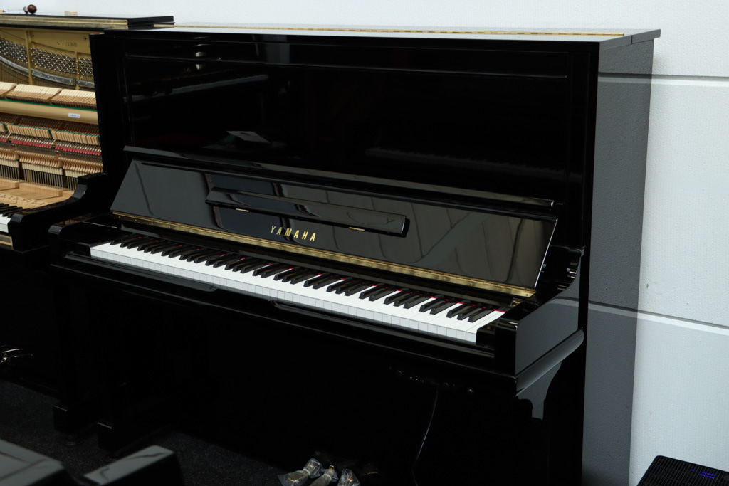 Yamaha U3 (U30A) piano 5068907