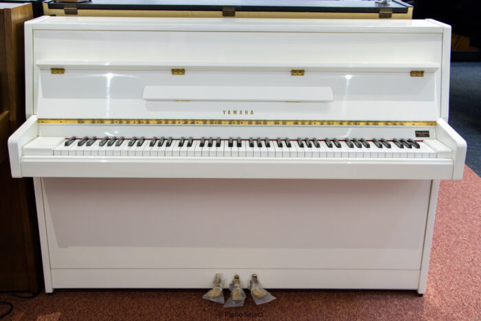 Yamaha M5J piano