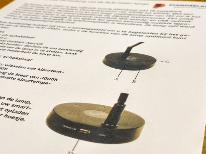 Boston PLM-1000 Messing pianolamp (met draadloze telefoonoplader)